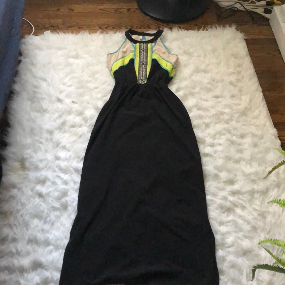 Beautiful floor length dress with gorg accents